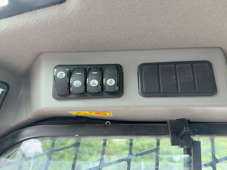 2018-caterpillar-289d-image-24