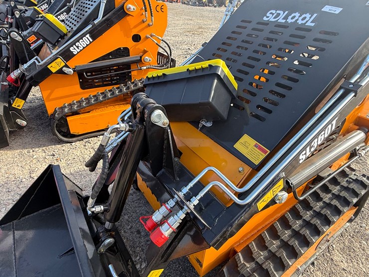 #82-•-sdlool-sl360t-stand-on-skid-steer-loader-360tj260826-inv#55115-image-17