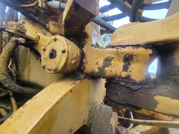 caterpillar-621-image-45