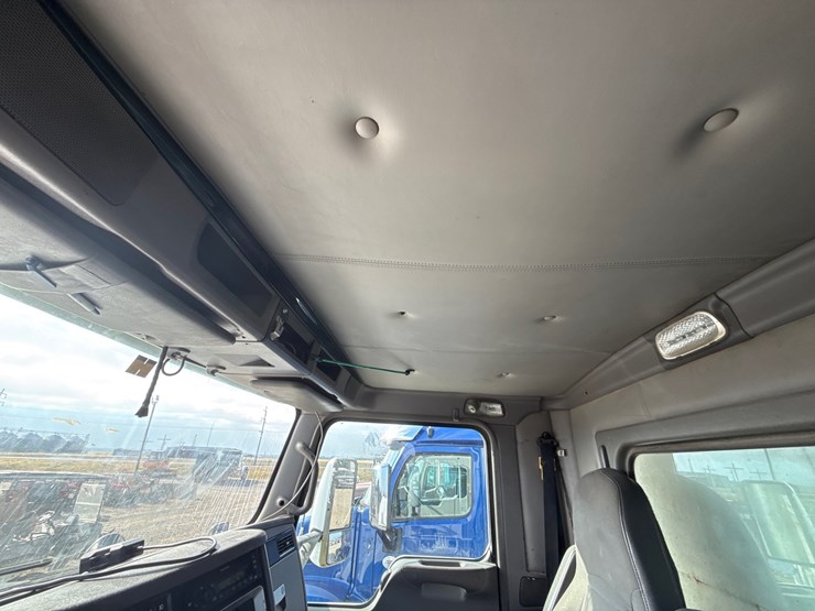 2010-kenworth-t800-image-42
