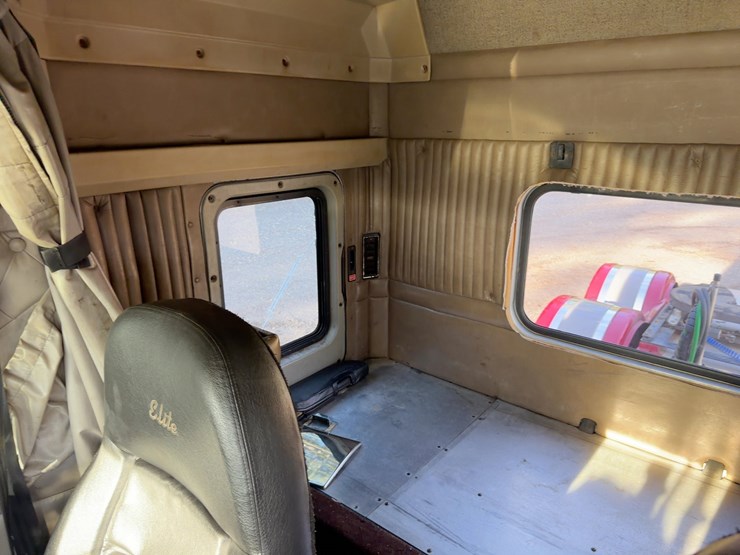 2002-kenworth-w900-image-26