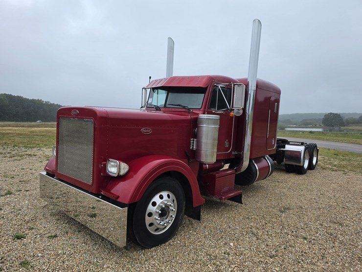 1996-peterbilt-379-image-2