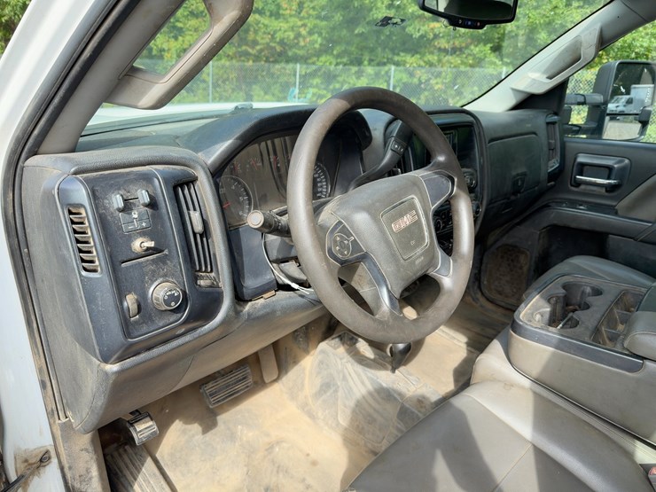 2015-gmc-sierra-3500hd-image-24
