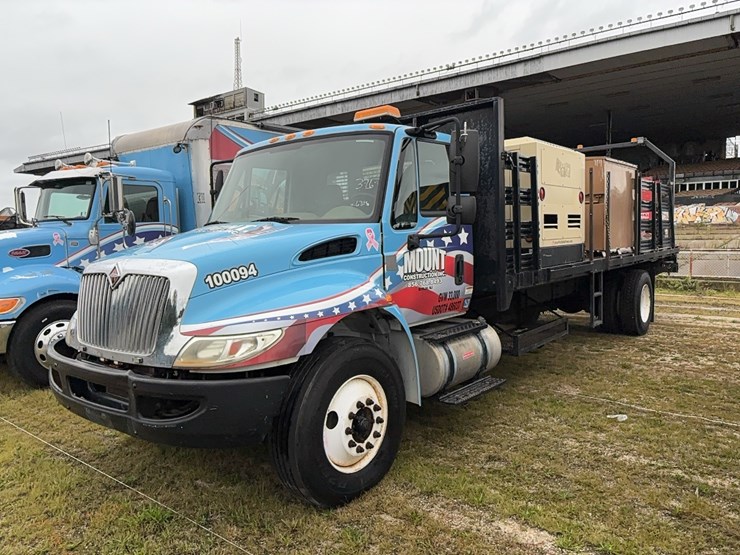 2016-international-durastar-4300-image-1