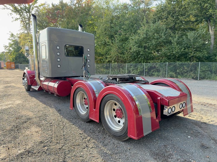 2002-kenworth-w900-image-3
