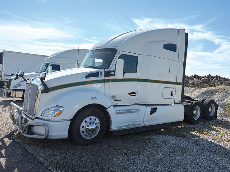 2019-kenworth-t680-image-1