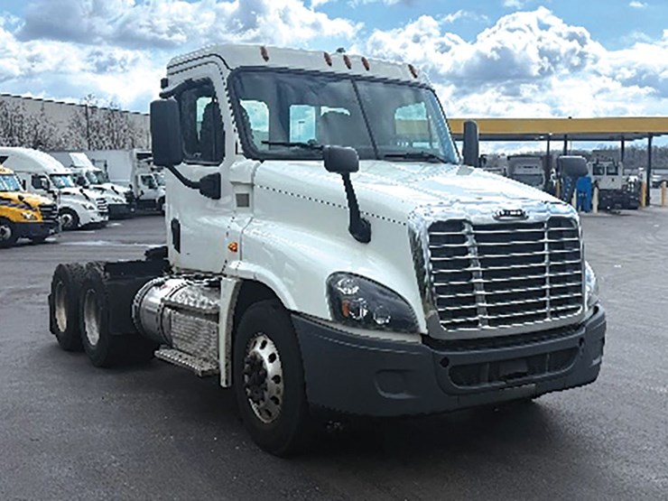 2019-freightliner-cascadia-125-image-1
