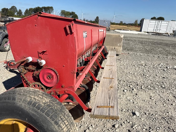 massey-ferguson-33-image-9