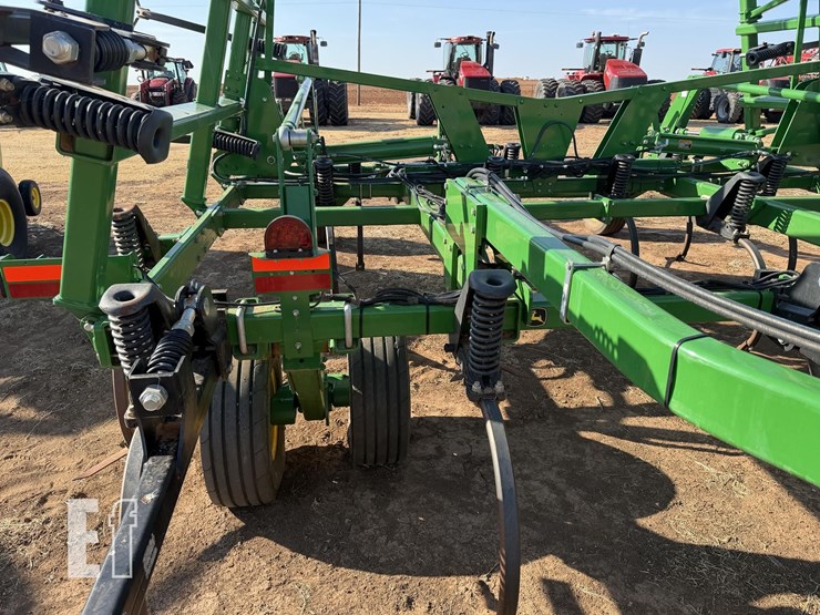 2023-john-deere-2430-image-20