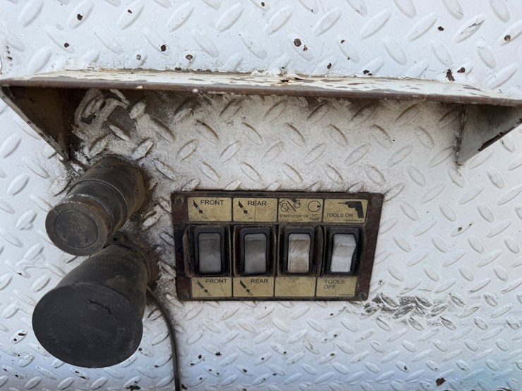 2013-international-durastar-4300-image-27
