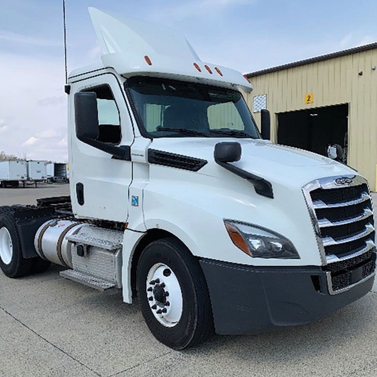 2019 FREIGHTLINER CASCADIA 126