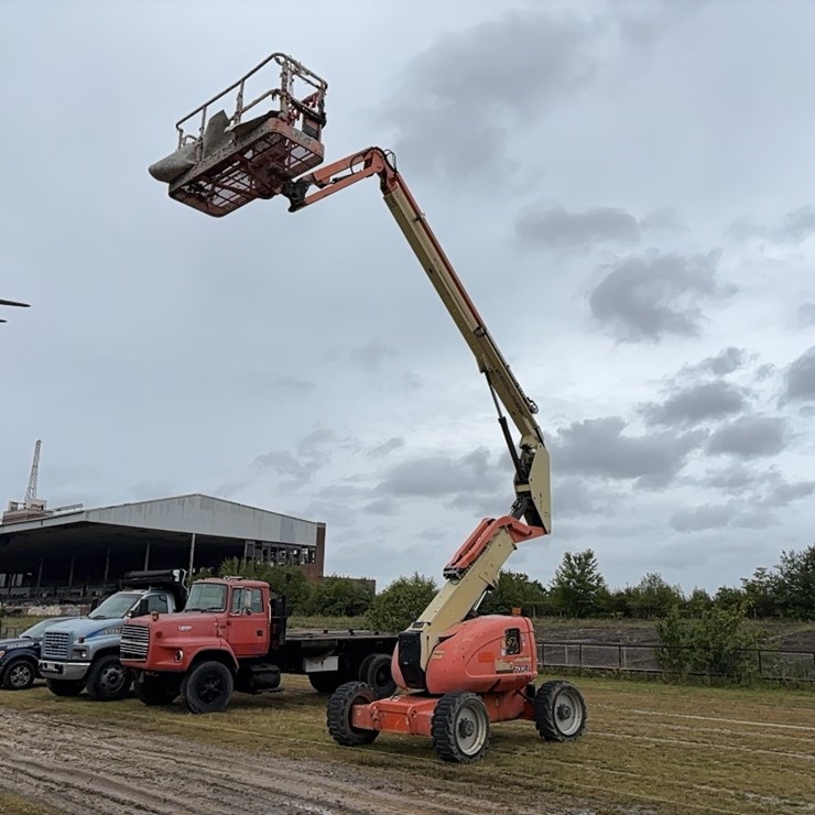 JLG 600AJ