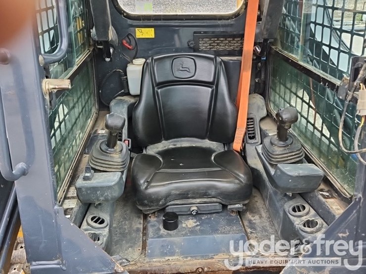 2019-deere-317g-image-28