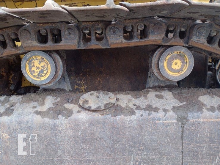 komatsu-d61ex-15e0-image-32