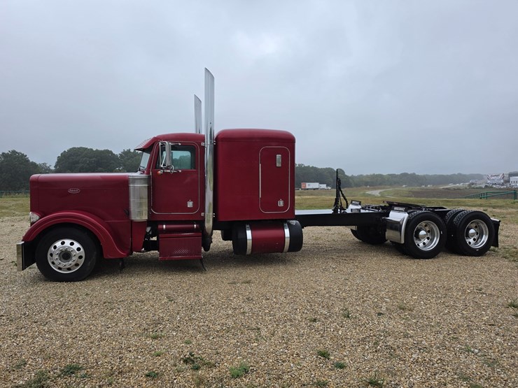 1996-peterbilt-379-image-5
