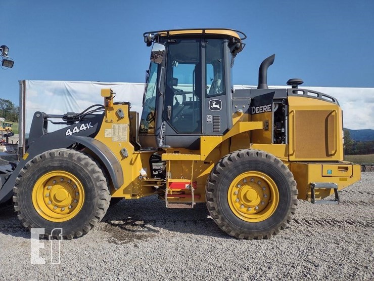 2019-deere-444k-image-13