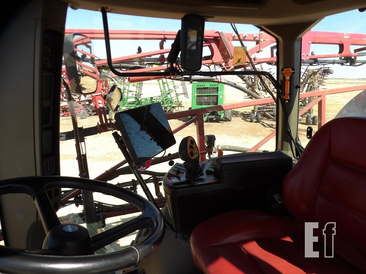 2017-case-ih-patriot-3340-image-31