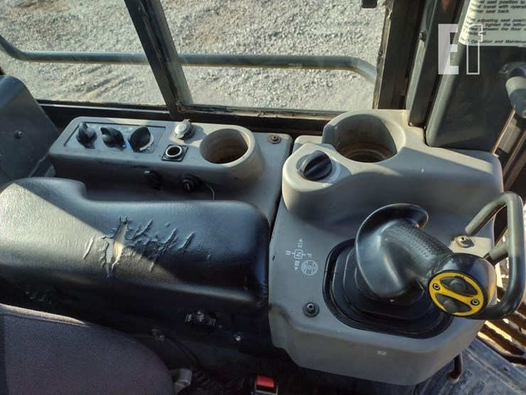komatsu-d51pxi-24-image-11