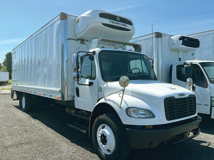 2020-freightliner-m2-106-image-1