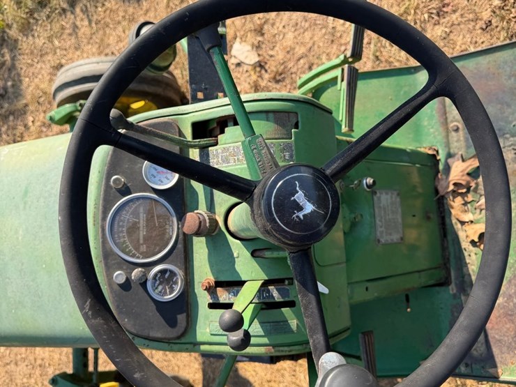 john-deere-4010-image-42