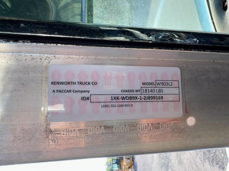 2002-kenworth-w900-image-33