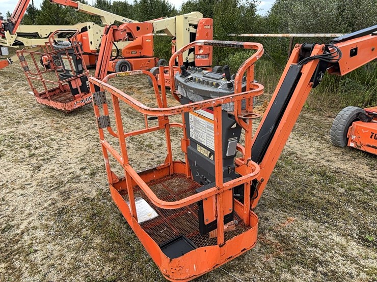 jlg-e300aj-image-6