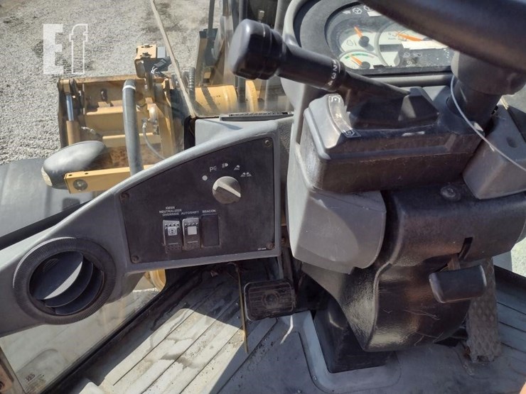 2006-caterpillar-930g-image-9