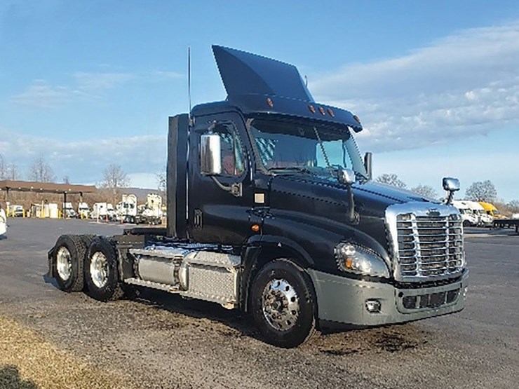2020-freightliner-cascadia-125-image-1