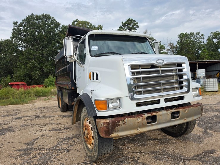2004-sterling-l7500-image-12