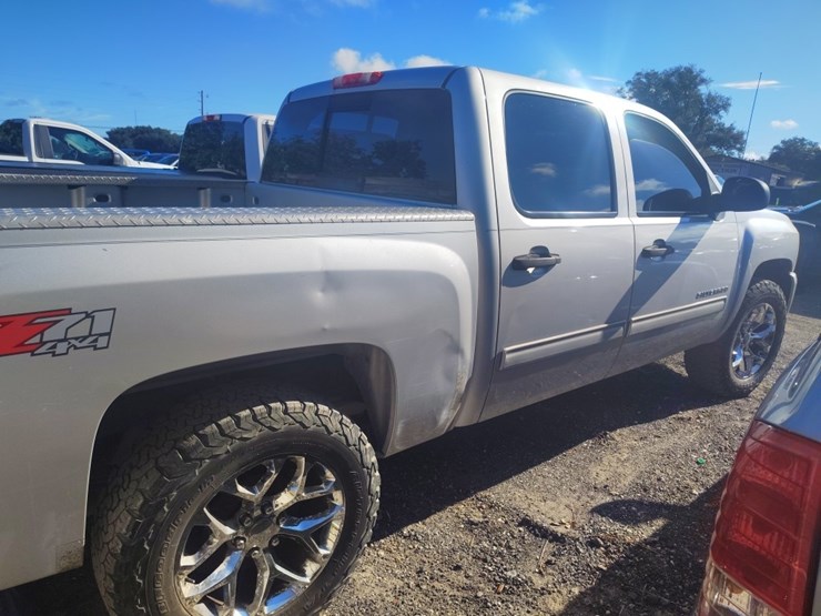 2011-chevrolet-silverado-1500-image-4
