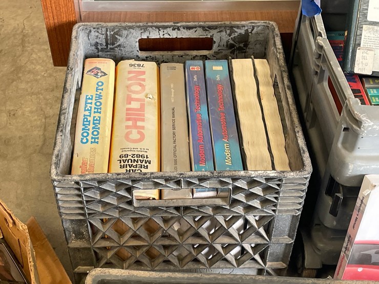 #1061-•-car,-textbooks,-shop-manuals-(on-site-in-las-cruces,-nm)-image-24