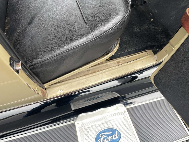 1928-ford-model-a-image-83