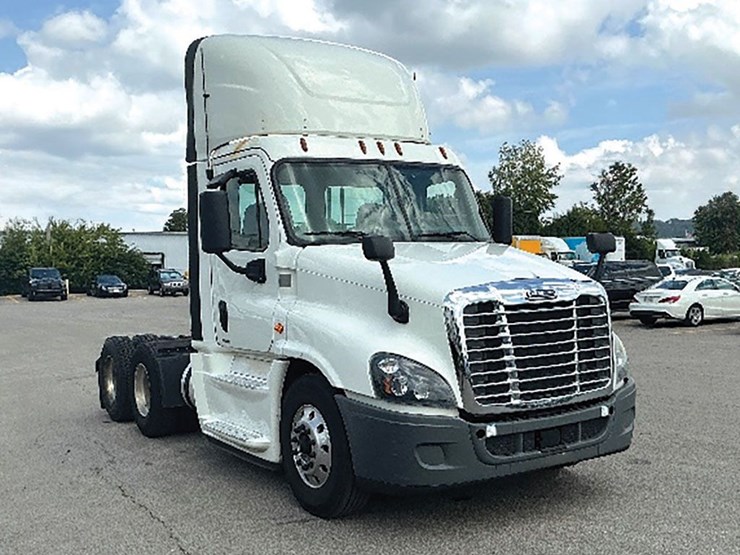 2019-freightliner-cascadia-125-evolution-image-1