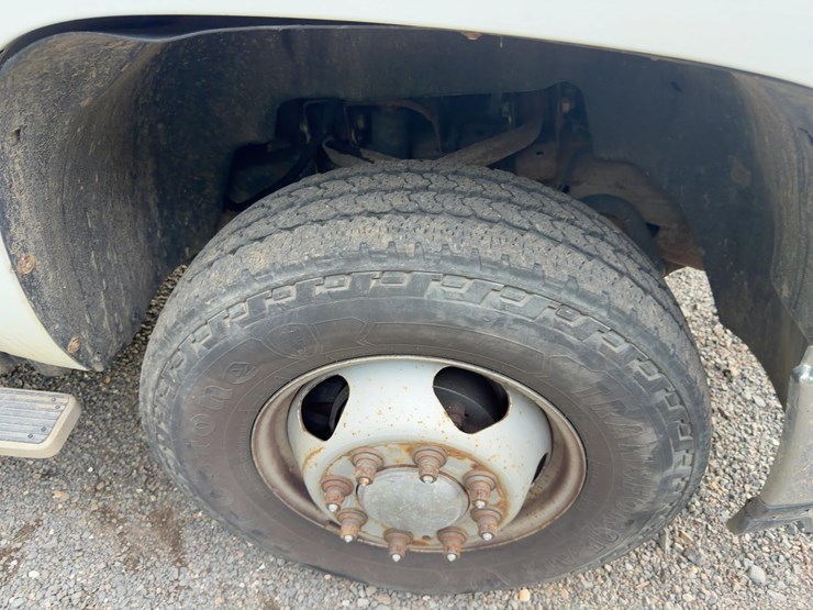 2013-chevrolet-3500hd-image-8