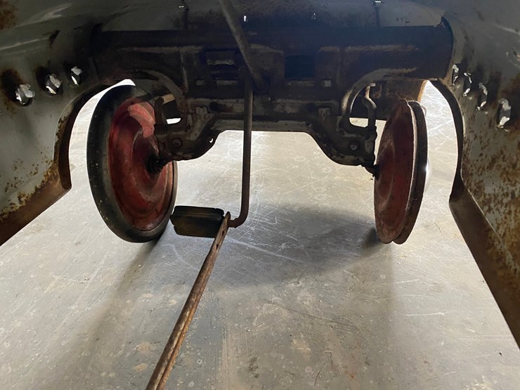 #7470-•-1950-pedal-car-made-by-murray-(arpin,-wi)-image-12