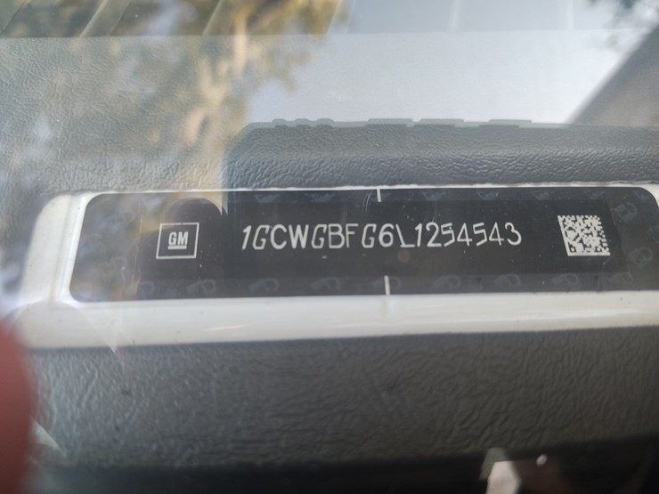 2020-chevrolet-2500-image-3