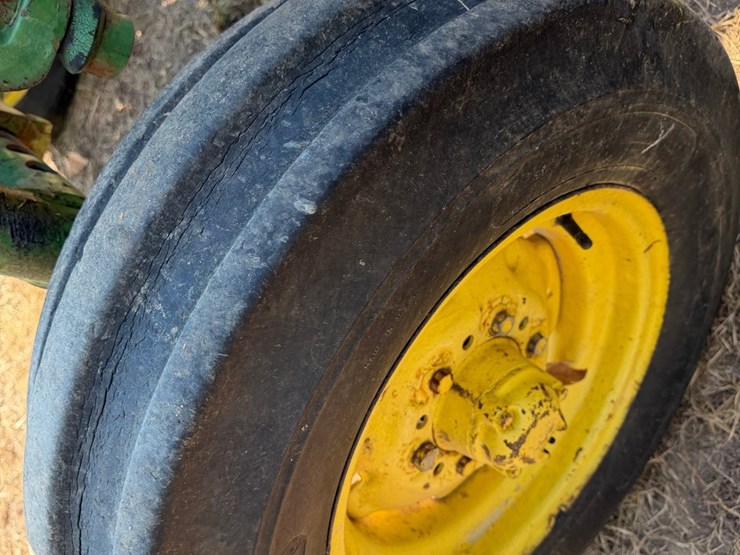 john-deere-4010-image-8