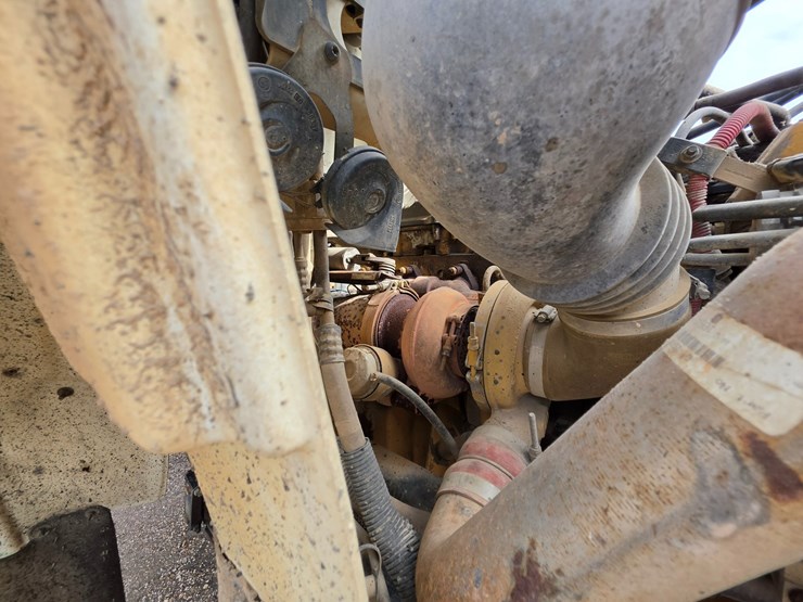 2007-freightliner-m2-106-image-69