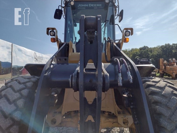 2019-deere-444k-image-24
