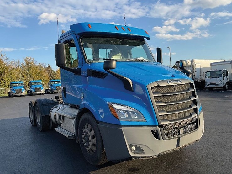 2019-freightliner-cascadia-116-image-1