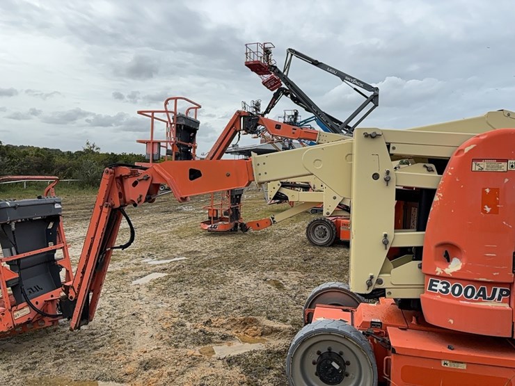 jlg-e300ajp-image-5