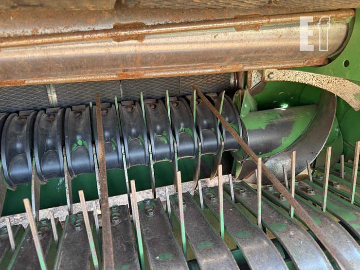 2019-john-deere-560m-image-13