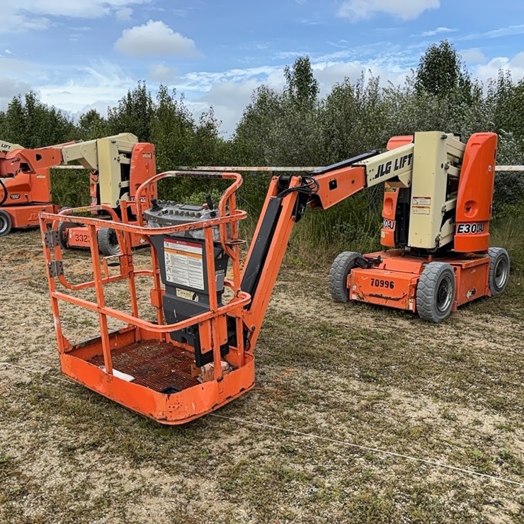 JLG E300AJ
