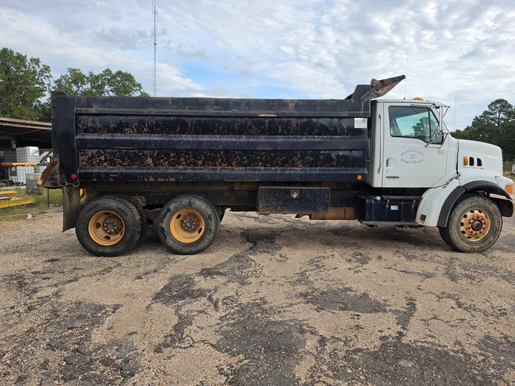 2004-sterling-l7500-image-9