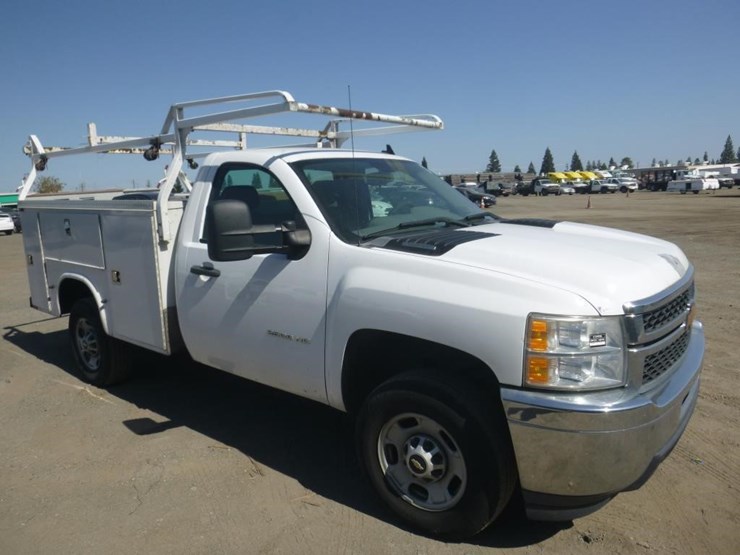 2014-chevrolet-2500-image-2