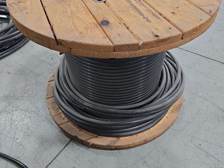 large-hd-roll-of-thick-heavy-ga-multi-stand-copper-image-2