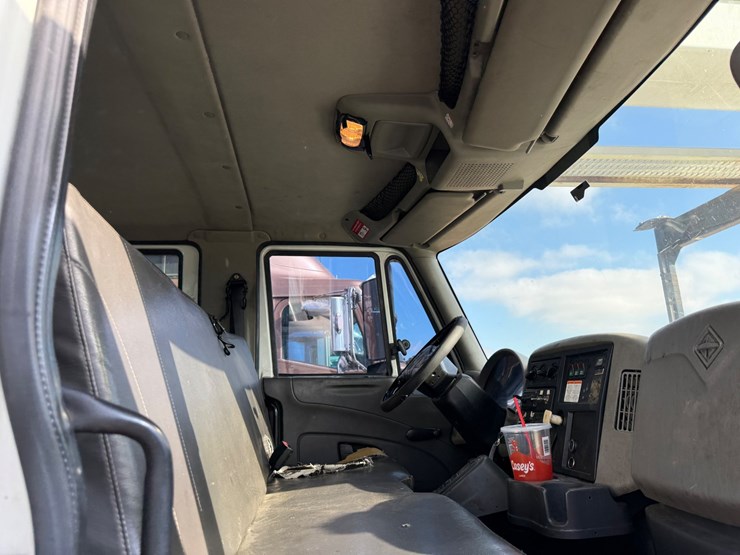 2013-international-durastar-4300-image-92