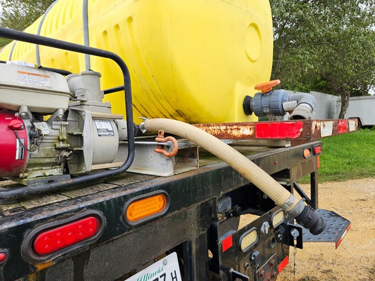 #2079-•-1988-international-water-truck-image-20