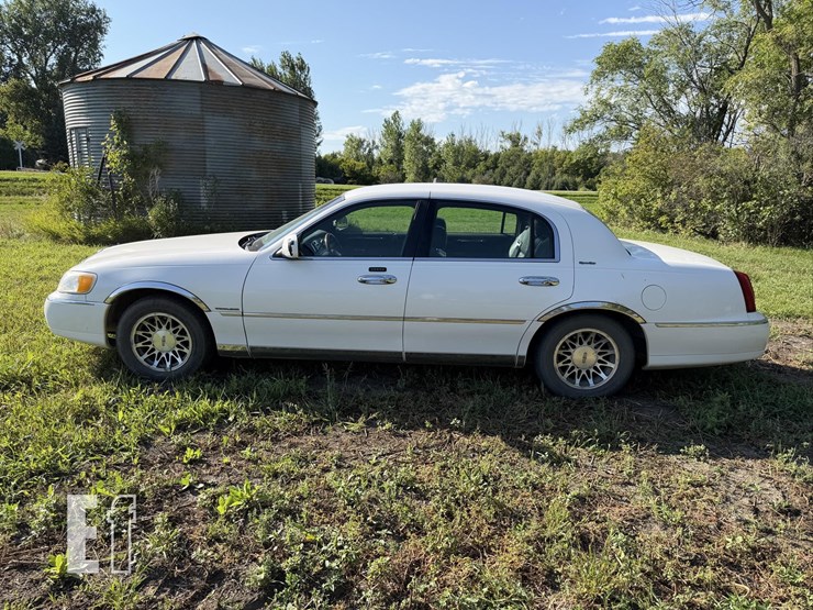 2001-lincoln-image-8