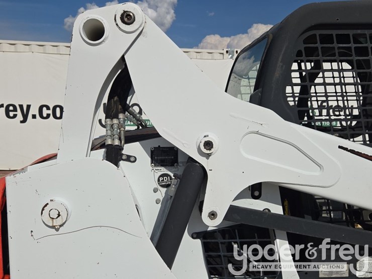 2017-bobcat-t590-image-28